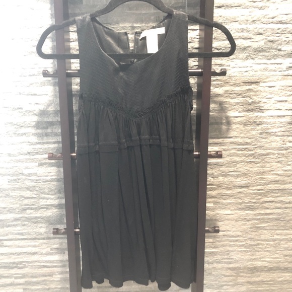 Miss Closet Fancy Sleeveless Top - Picture 2 of 12